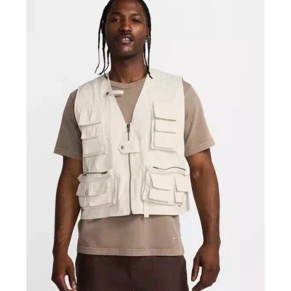 Nike Life Utility Vest Beige Khaki Full Zip Pockets Mens Medium FN3214-104 $175